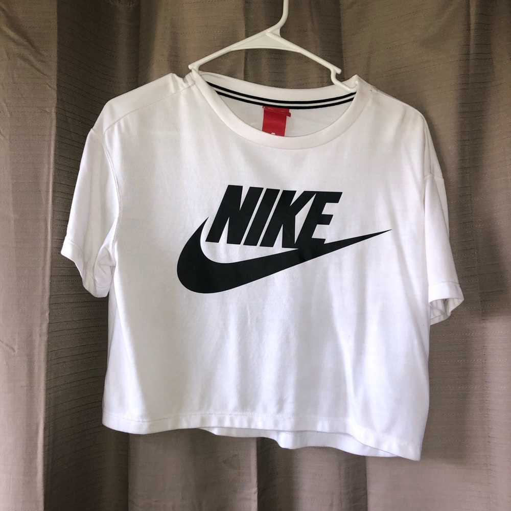 Nike Crop Top